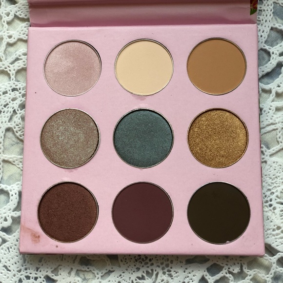 Other - Winky Lux Eyeshadow Kitten Palette
